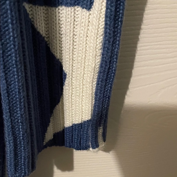 Elan Blue and White Star V-Neck HiLo Sweater - Picture 3 of 8